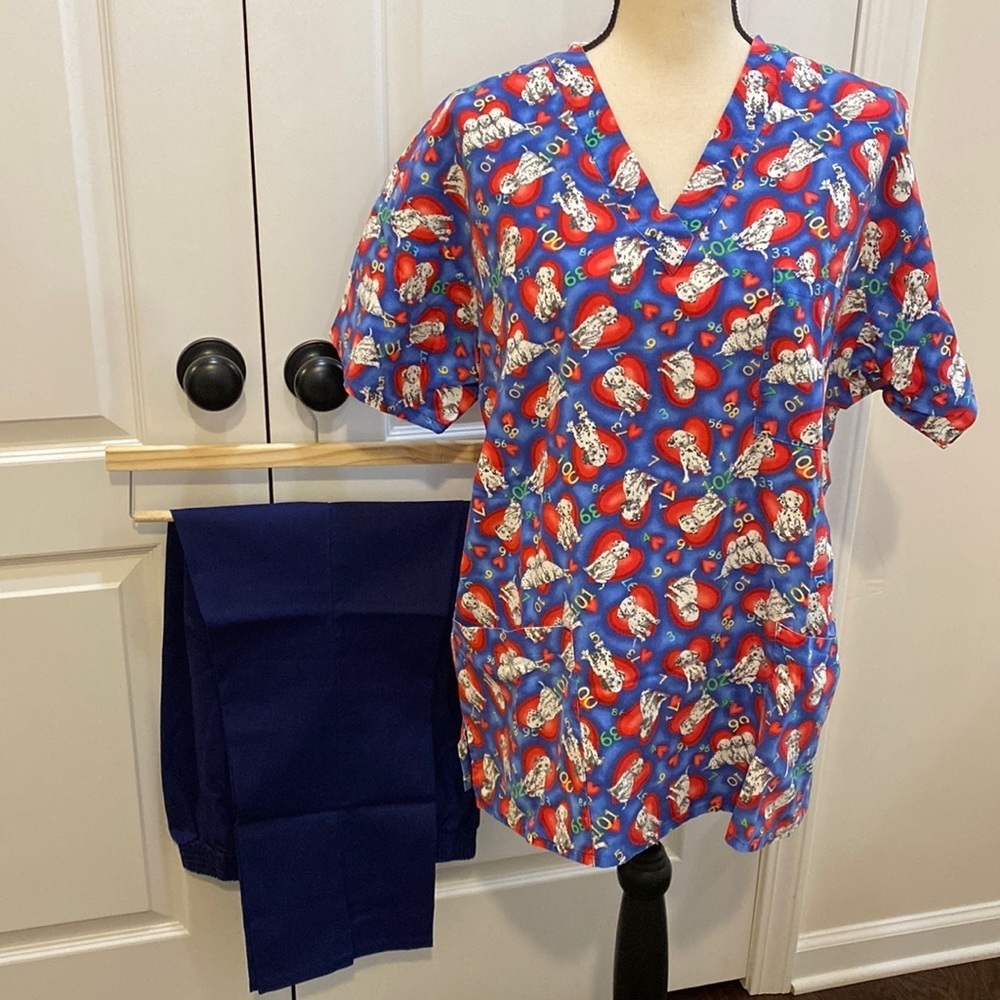 Peaches Uniforms Scrubs Set Women Sz M Top & Pants 101 Dalmatians